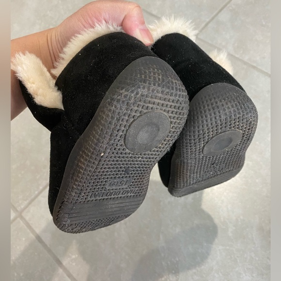 2 Pairs- Baby Winter Shoes - Picture 8 of 15